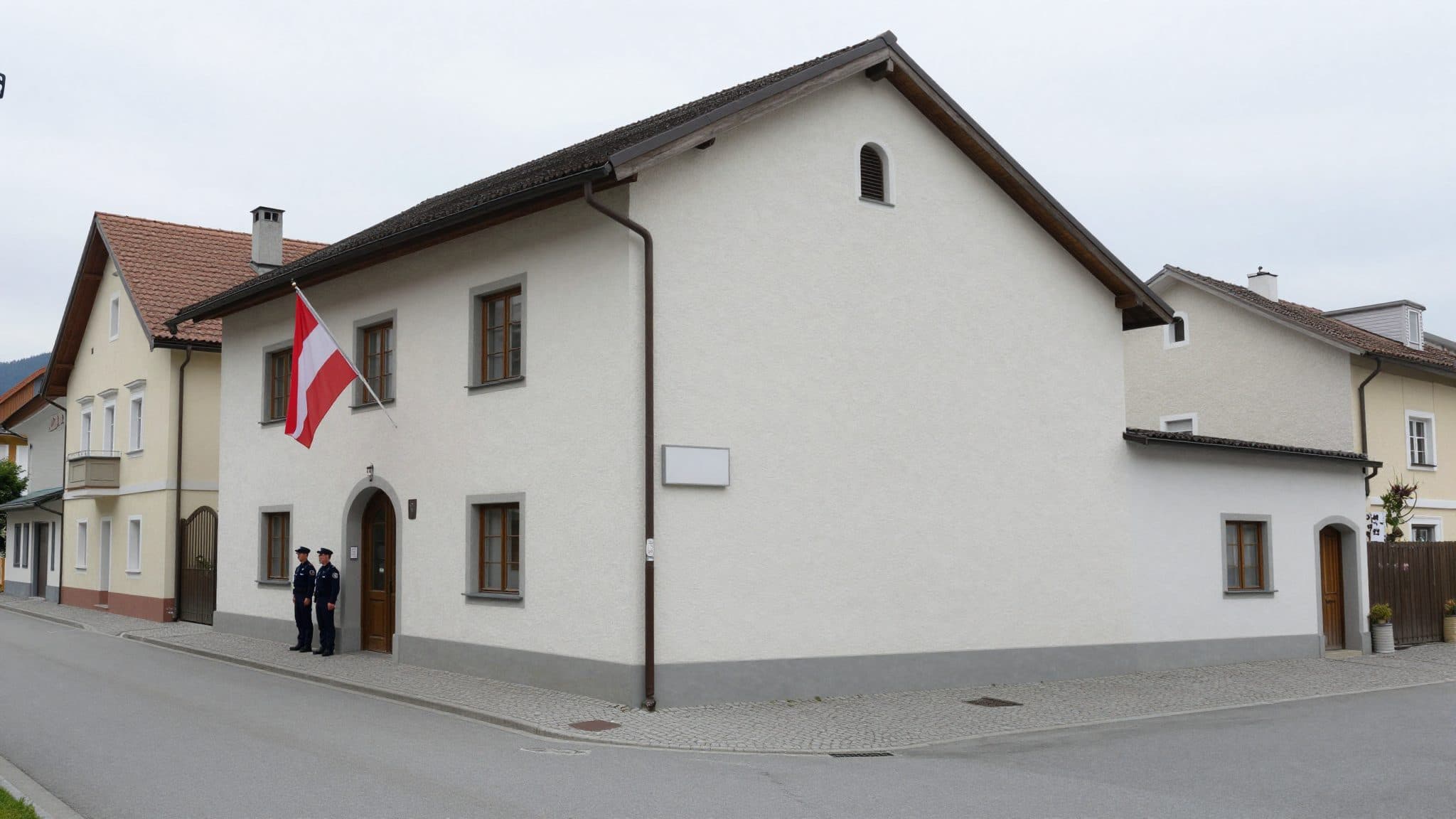 Comisaría en lugar de lugar de peregrinación: Austria reabre la casa natal de Hitler como puesto policial