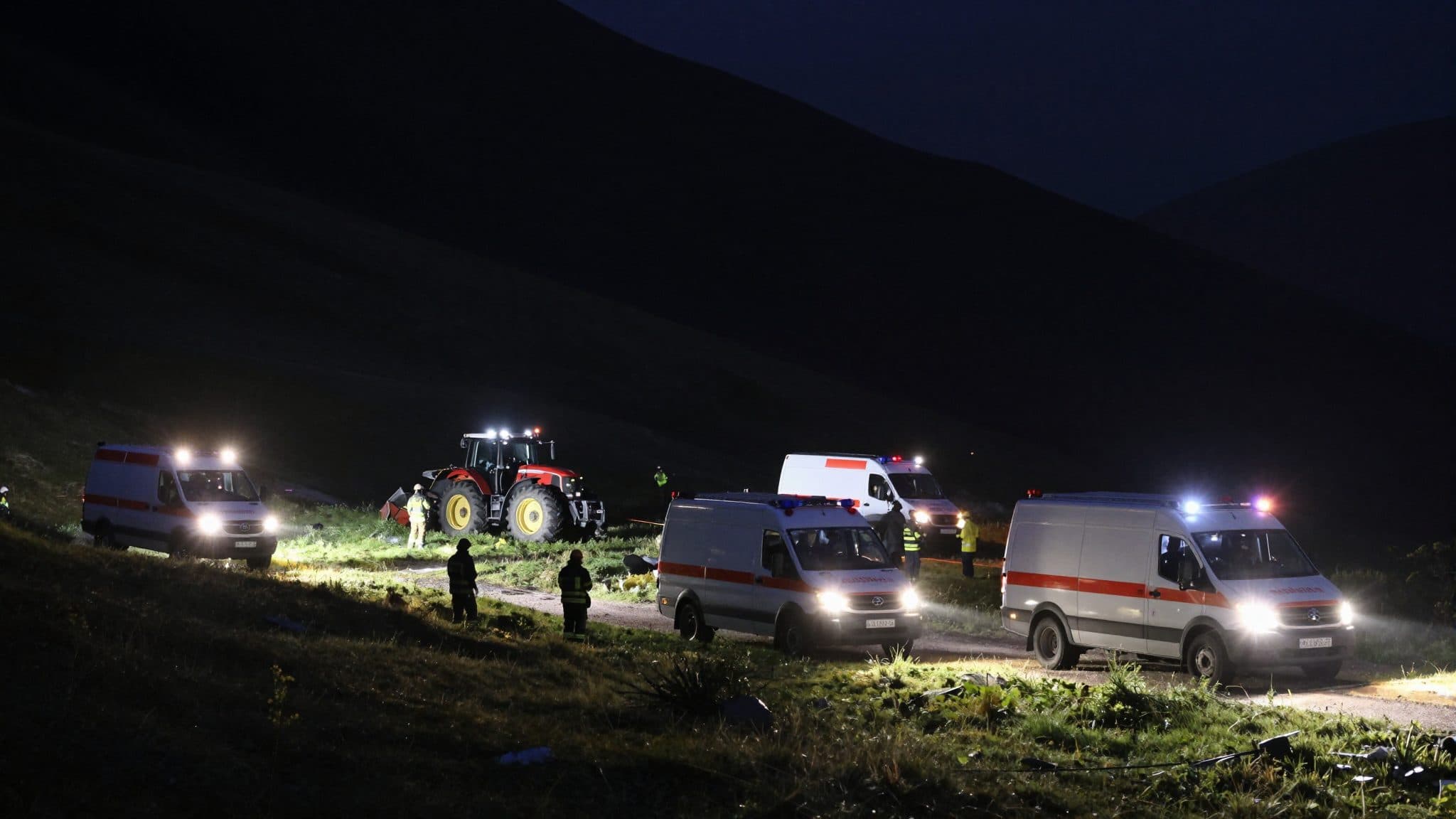 Accidente de tractor en Kürnberg: agricultor de 63 años hospitalizado tras trabajos de heno