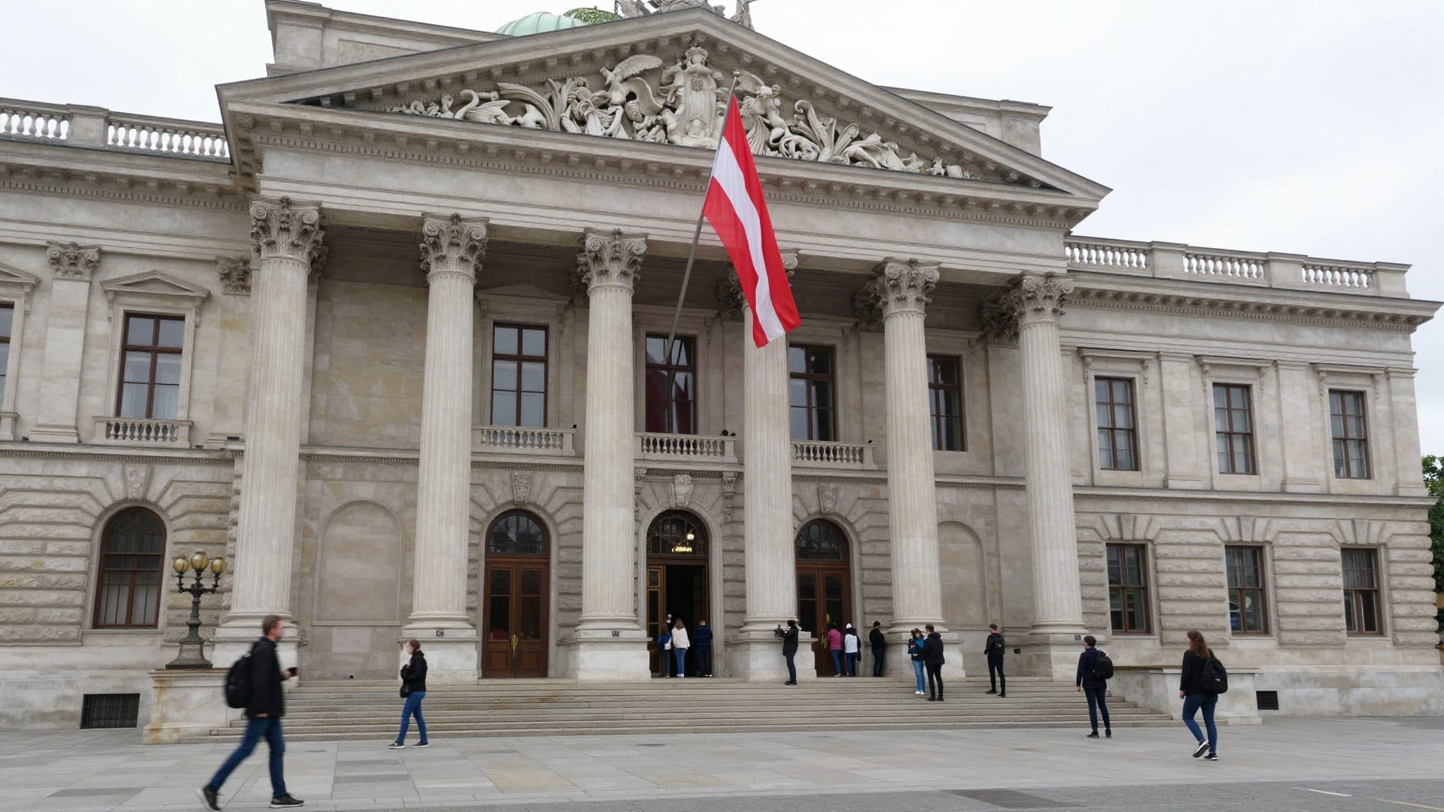 Juicio en Viena: Hombre de 60 años habría acosado a una galerista durante años – perito diagnostica delirio erotomaníaco