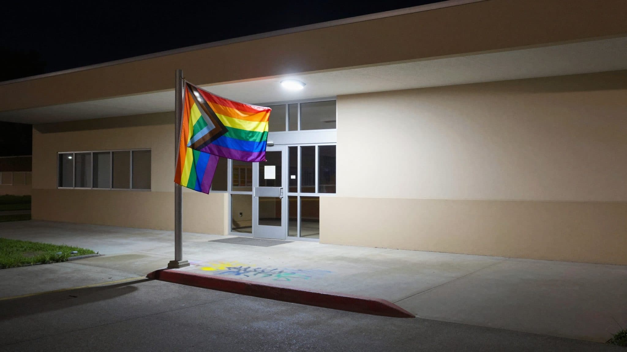 Policía investiga tras dos incidentes en el BRG Horn: 50.000 euros en daños y pintadas hostiles hacia LGBTQ