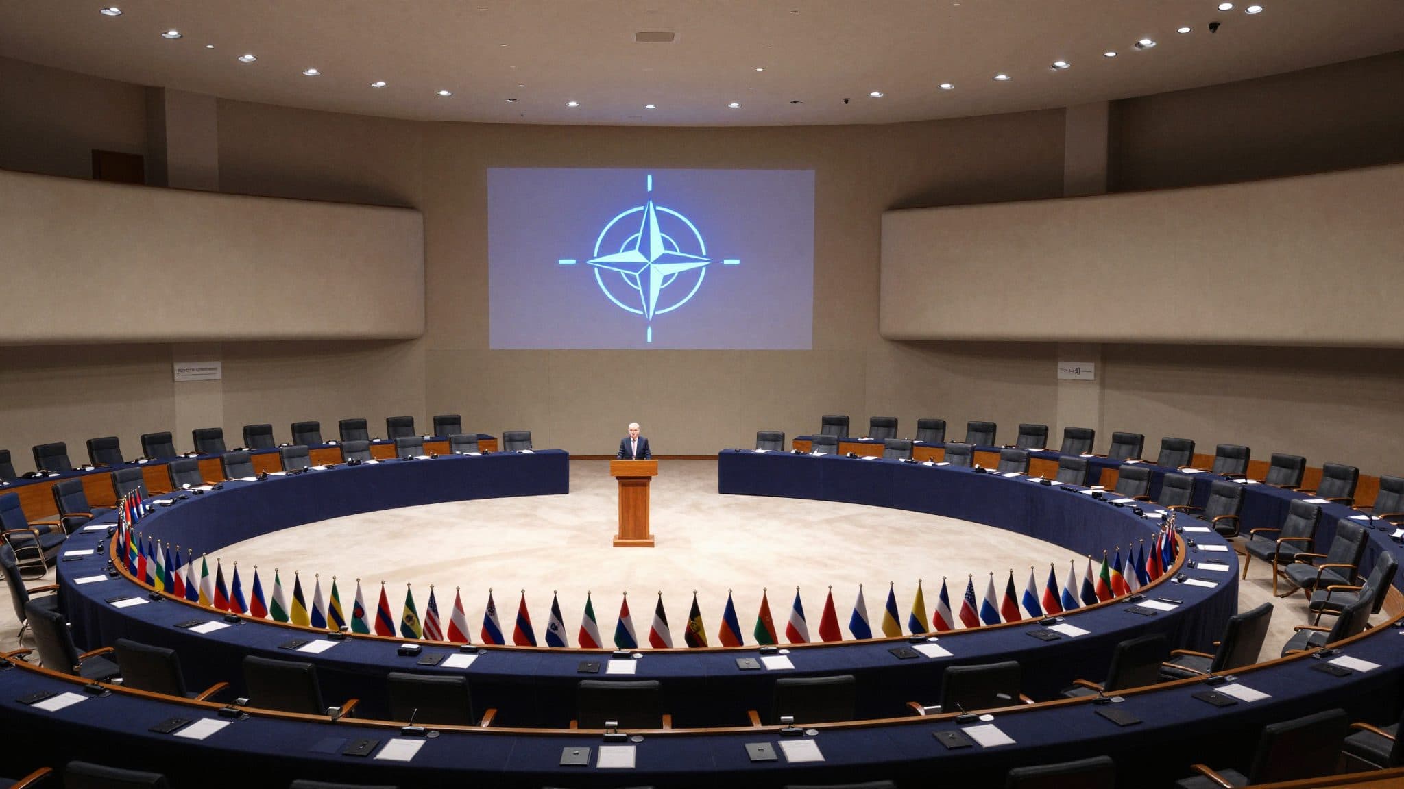 Cumbre de la OTAN en Ankara: Trump oscila entre amenazas, lapsus y declaraciones de amor