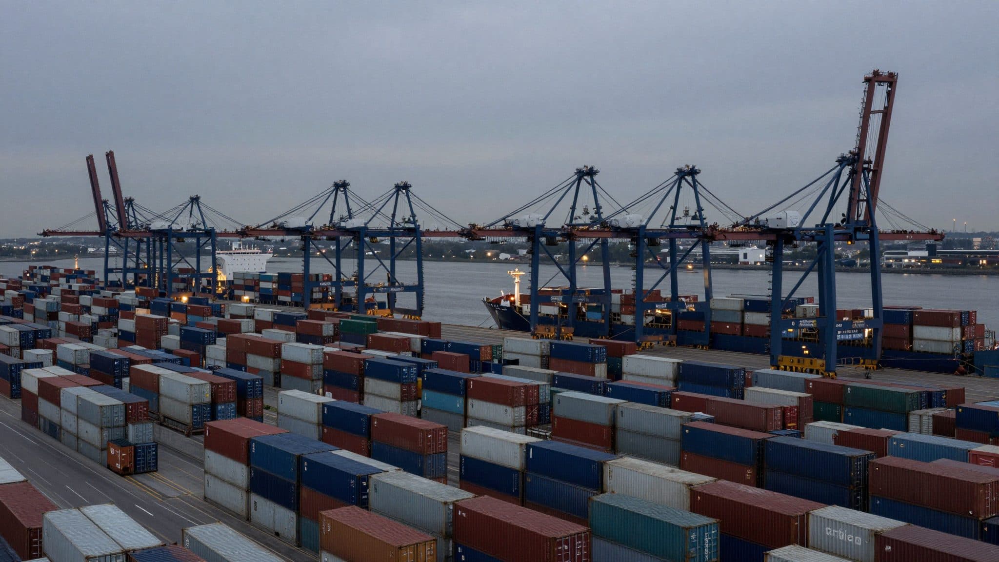 Hapag-Lloyd quiere entrar a través de una filial en la terminal de Eurogate en Hamburgo