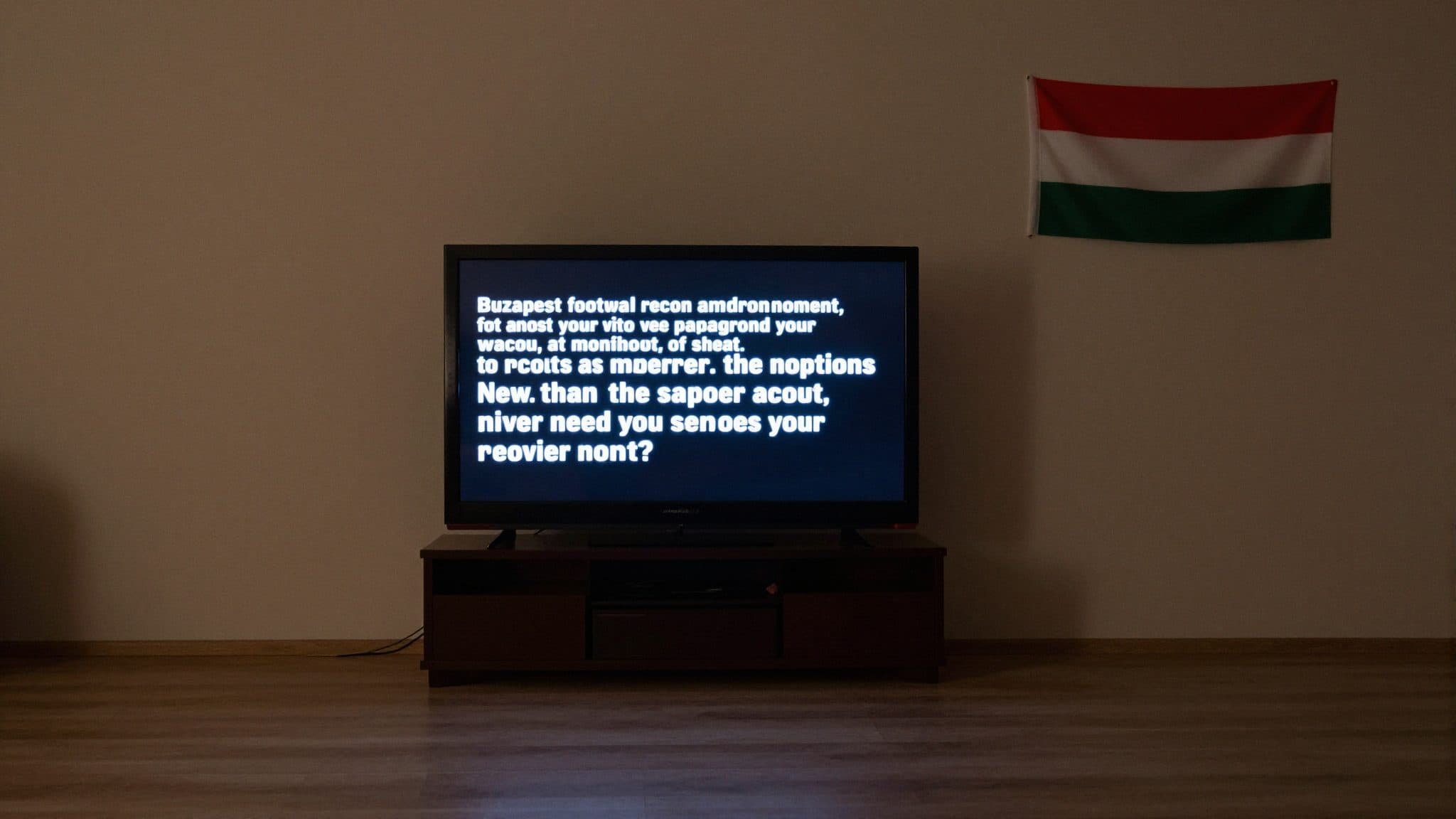 La radiodifusora pública húngara M1 emite una disculpa en pantalla y suspende las noticias bajo el nuevo gobierno