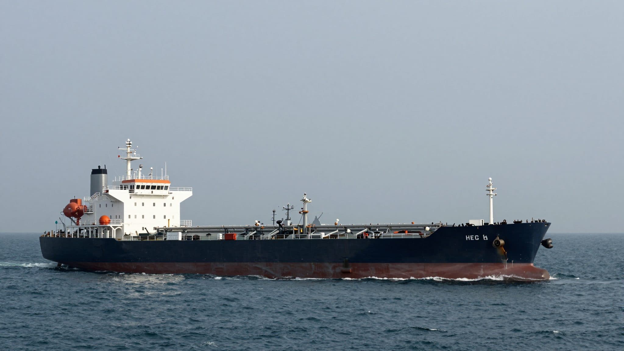 La guerra en Oriente Próximo dispara el precio del petróleo por encima de los 91 dólares y bloquea el estrecho de Ormuz