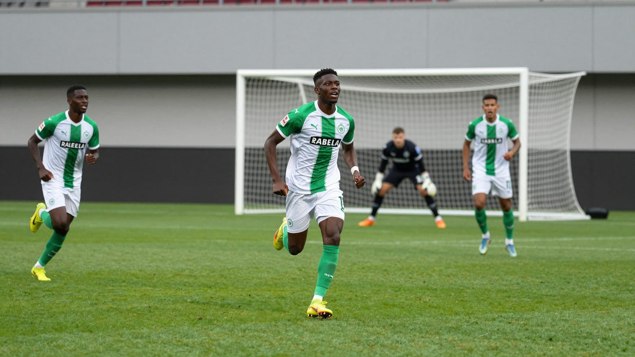 Bundesliga austríaca: Rapid salta a la cima tras el 2:1, el WAC frena al Salzburgo con un 1:1