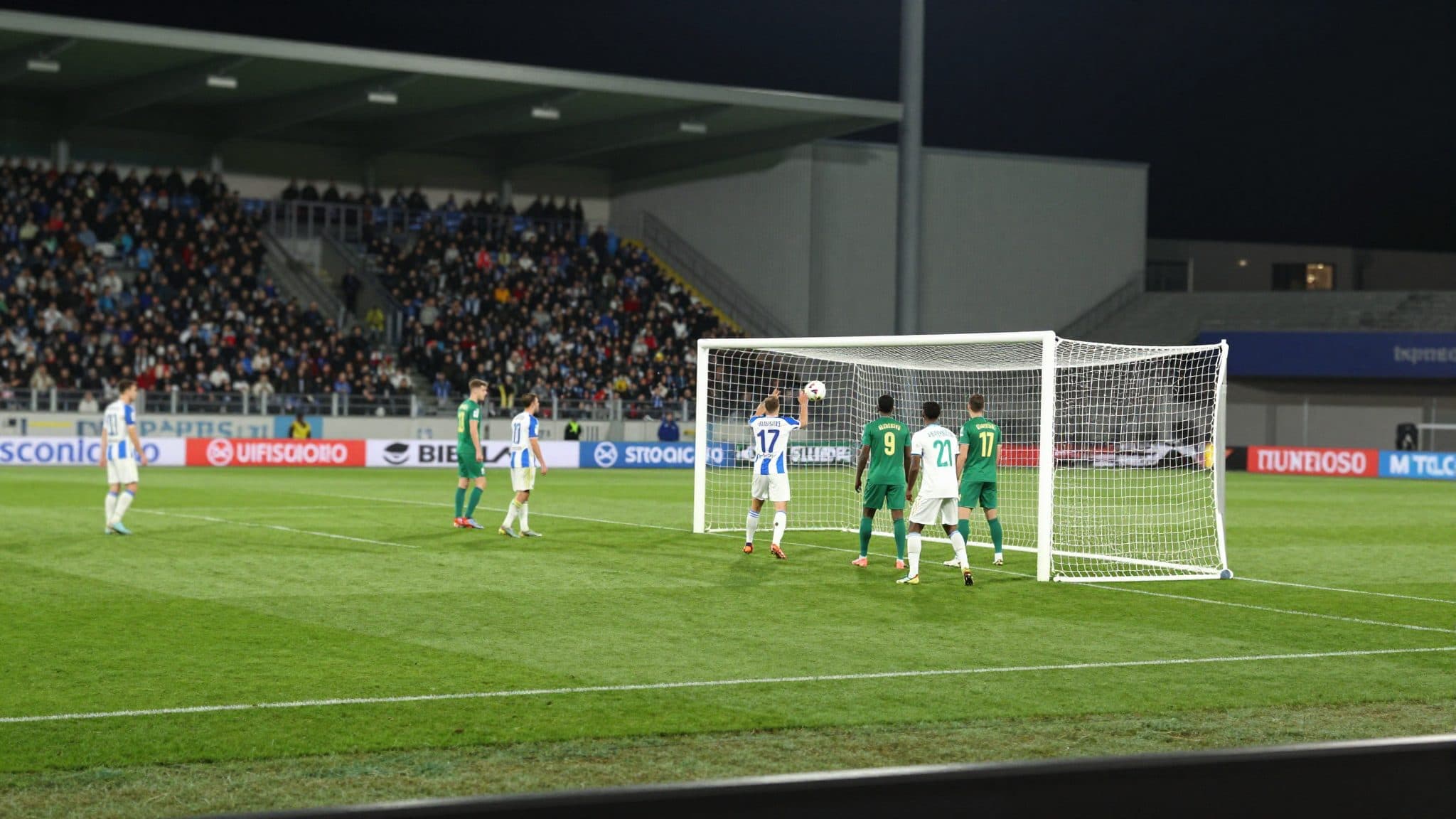 Blau-Weiß Linz celebra una clara victoria en el partido estelar contra Wacker Innsbruck